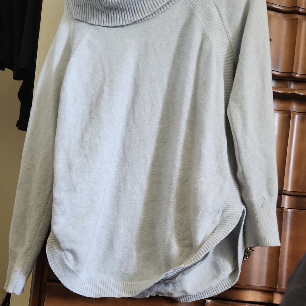 Women's Light Gray Sweater